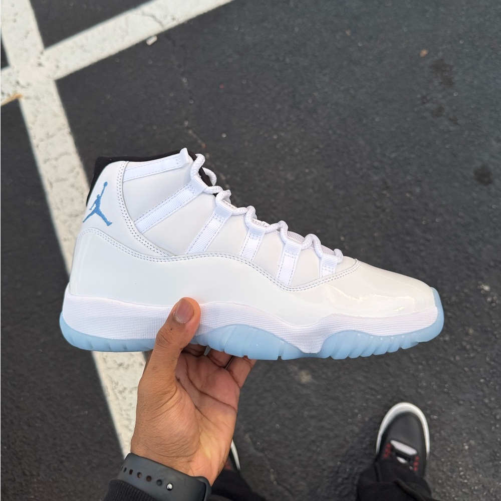 Jordan 11 Retro [ Legend Blue 2024 ]